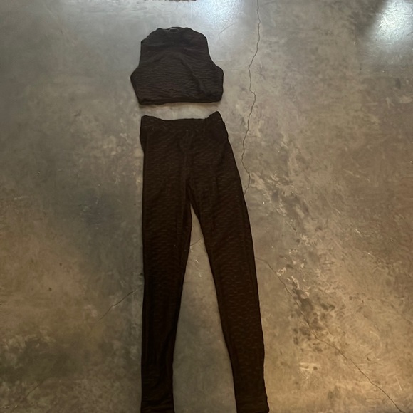 Never been worn two piece honey comb set. It fits super cute and comfy. - Picture 2 of 6